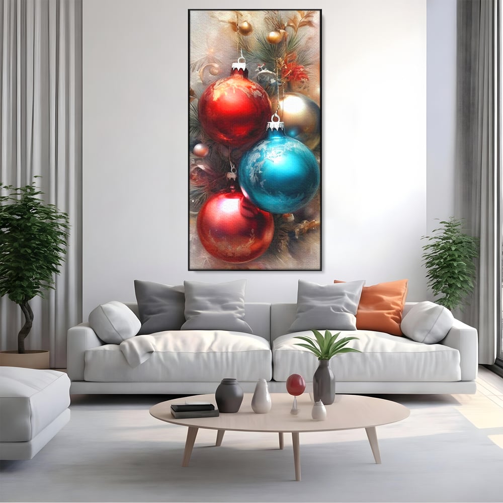 Tablou canvas cu tablou canvas cu globuri de craciun, in rama de aluminiu negru, pe perete intr-un living